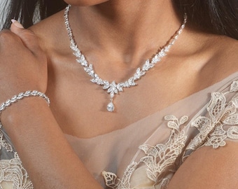 Bridal Jewelry set Silver Wedding Jewelry Bridal Necklace Wedding Necklace for Bride Wedding Jewelry for Bride Crystal Drop Earrings