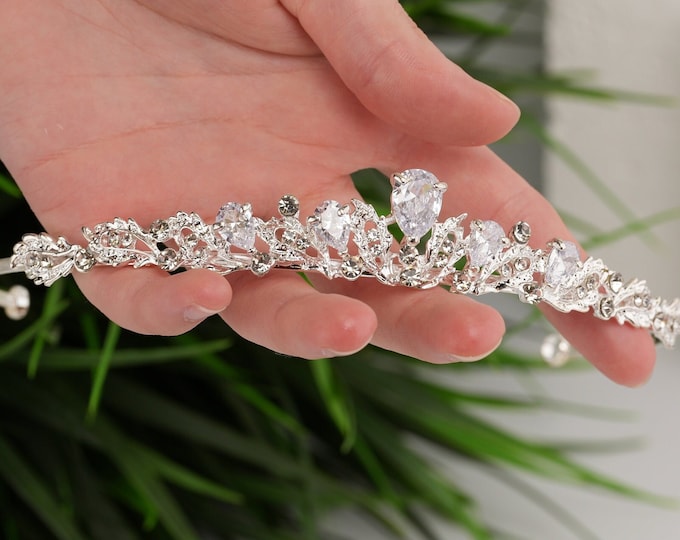 Bridal Tiara Bridal Crown Wedding Tiara Sweet 16 Crown Crystal Bridal Crown Princess Crown Princess Tiara Communion Crown Birthday Crown
