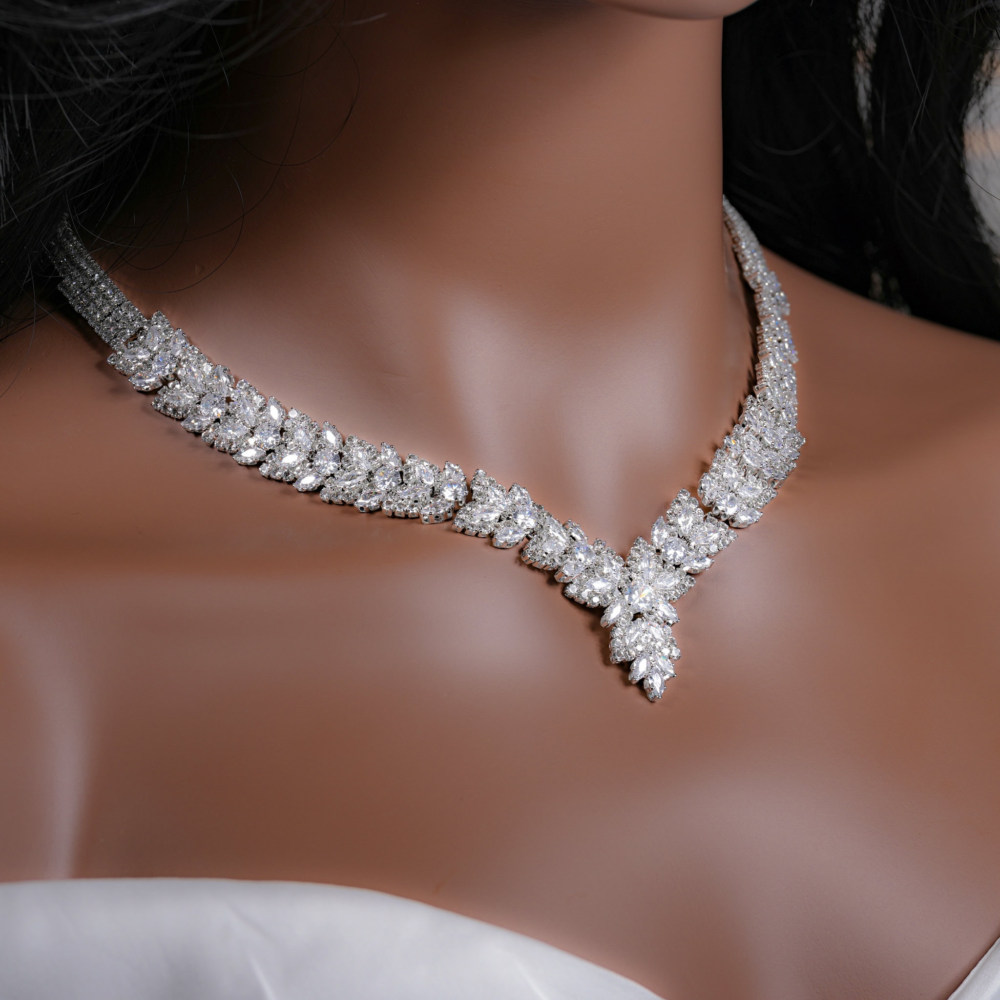 silver necklace for formal dress Bridal Wedding Necklace Set Accessories High-grade Catkins Crystal Necklace Earrings Jewelry Set (Silver) main image 1