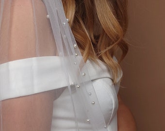 Wedding Veil Pearl Veil White Veil with comb Pearl Edge Veil Fingertip Veil for Bride Veil with pearls Cathedral Veil Pearl Veil