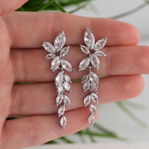 Crystal Bridal Earrings Chandelier Earrings Crystal Earrings Crystal drop Earrings Rose Gold Bridal Jewelry Silver bridesmaid earrings