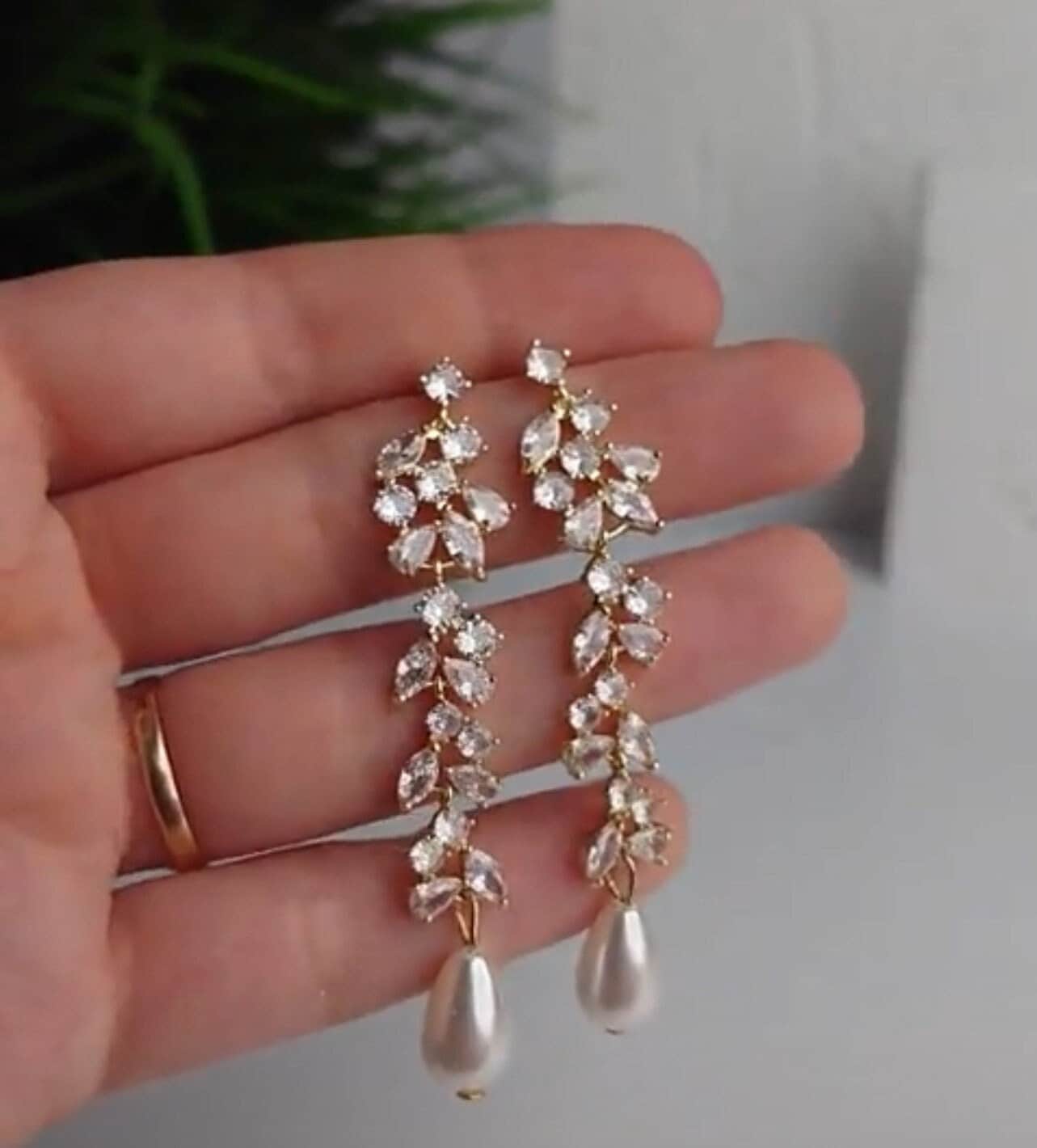 Pearl Earrings Bridal Earrings Gold Earrings Wedding Jewelry set Bridal Jewelry Set Bridesmaid Earrings MOB MOG Jewelry