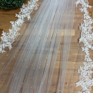 Wedding Veil Lace Veil with Pearls Bridal Veil Floor Wedding Veil Pearl Veil Cathedral Veil White Fingertip Pearl Veil