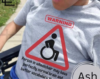 Camiseta humorística de concienciación sobre discapacidad: regalo inclusivo para usuarios de sillas de ruedas