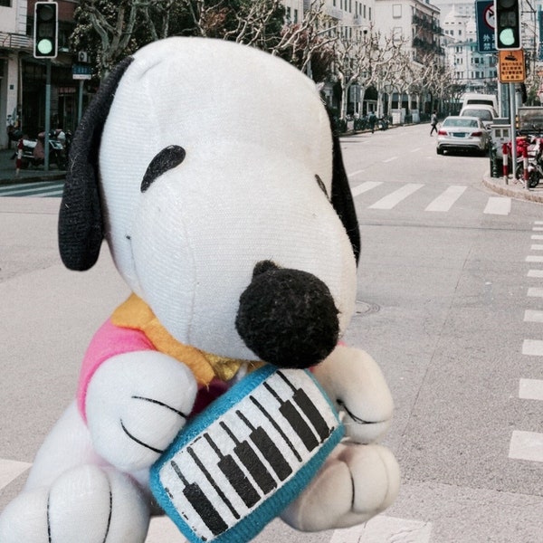 Snoopy vintage des années 90 avec piano et chemisier rose animal en peluche peluche personnage de dessin animé 20 cm cadeau sentimental, cadeau enfant, cadeau pour elle