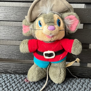 An American Tail Goes West Fievel Mouse Plush Stuffed Animal Toy Size 10 In
