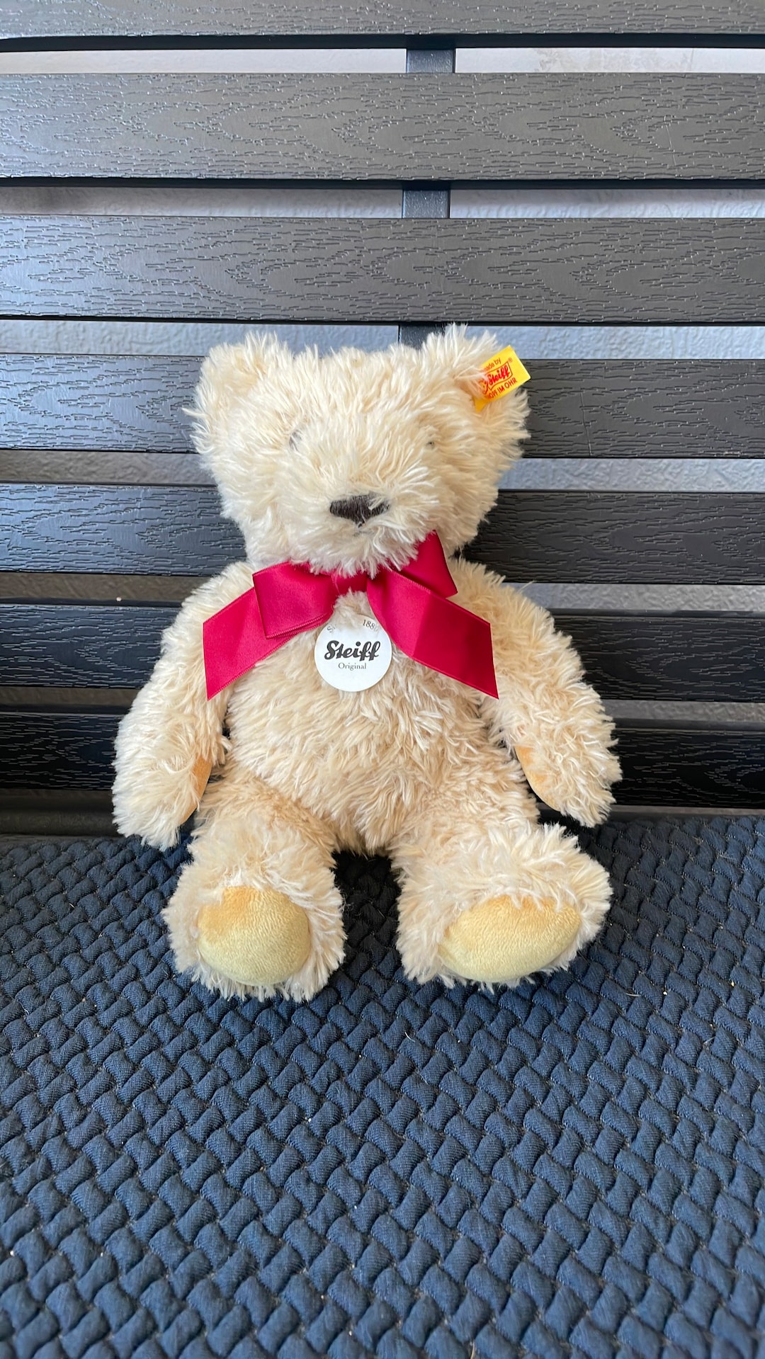 シュタイフによる手作り オリジナル 1880 テディベア レッド ボウ