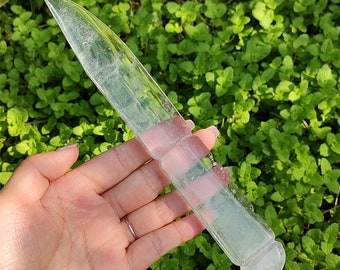 Natural Hand carved Clear Quartz Knife,Crystal quartz dagger,Crystal dagger,Healing knife,Crystal knife,Crystal sword,Crystal Gift 1pc