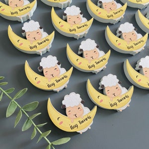 Custom Baby lamb Shower Favors, Lamb Magnet, Personalized Gifts, We Can Wait, Moon and lamb Gift, Birthday Party Favors