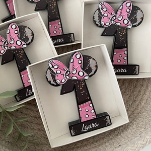 Minnie Mouse Pink Party Favors, Wood Magnet, Baby Shower Host Gift, 1st birthday party Favors,Baby Shower Favors, Baby Girl Party Gift