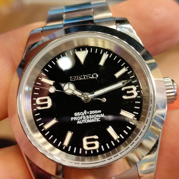 Seiko mod "explorer one"