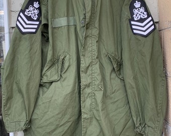 Fischschwanz-Parka mit Aufnähern, echt, 1972 von der US-Armee herausgegeben, Gr. Herren, klein, OG107, Kupfer-Reißverschluss, ausgezeichnet