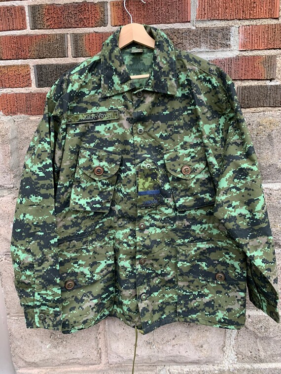 Cadpat Camo Lightweight Combat Jacket Size Mens X large NOT