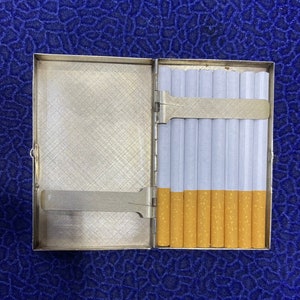 Portasigarette vintage in argento 900 fatto a mano, anni '60