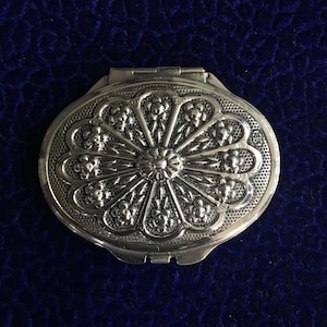 Silver Compact Mirror in Art Nouveau Style, Floral Pattern Embossed 925