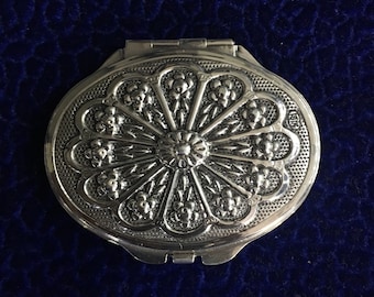 Silver Compact Mirror in Art Nouveau Style, Floral Pattern Embossed 925