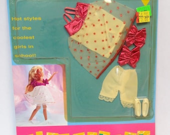 Lot vêtements Barbie vintage années 60-70