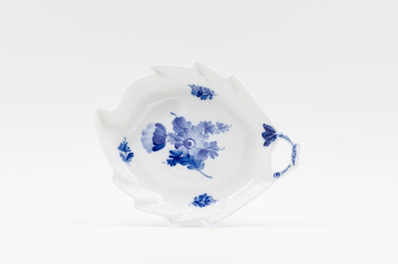 Royal Copenhagen Blue Flower Braided Leaf Shaped Dish no. 8002