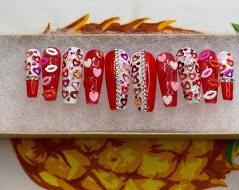Uñas rojas y blancas para el día de San Valentín con corazones, lentejuelas y pedrería: uñas postizas personalizadas hechas a mano. ¡ENVÍO RÁPIDO!