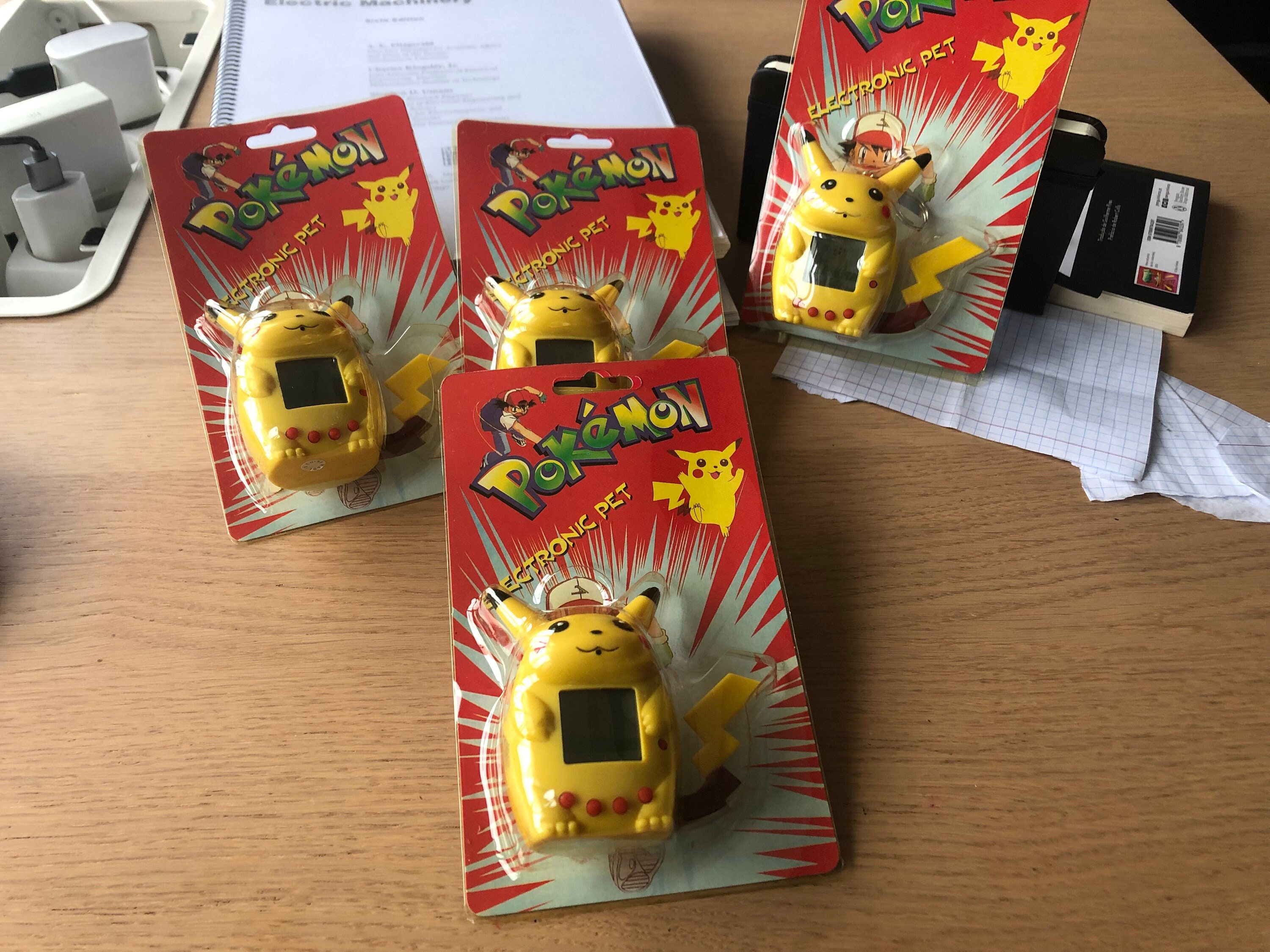 pokemon-pikachu-tamagotchi