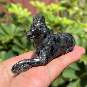 Natural Hand Larvikite Dog Sculpture,Quartz Crystal Dog Carved,Mineral Specimen,Reiki Heal Home Decoration,Crystal Ghost,Crystal Gifts