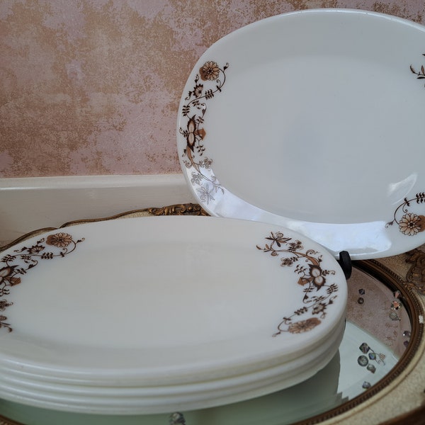 Pyrex England Vine Shaped Plate x 6