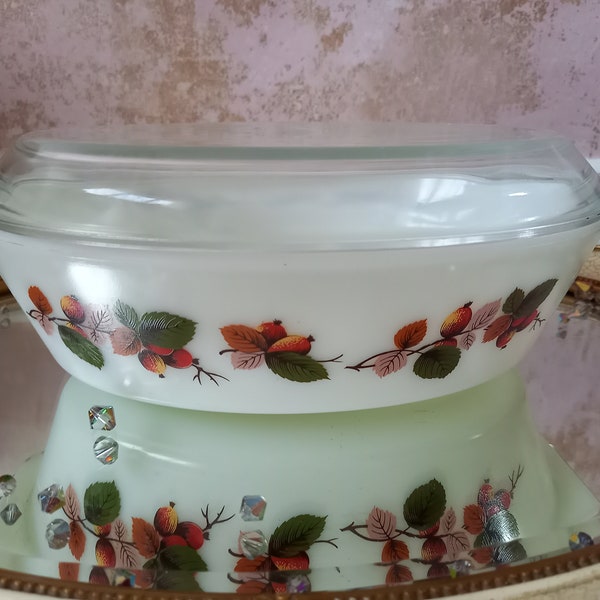 JAJ Pyrex Rosehip Oval Casserole