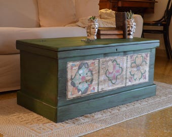 Hand Painted Storage Bench, Vintage Floral Chest, Rustic Wooden Trunk, Shabby TV Stand, Antique Green Blanket Box, Made in Italy Furniture