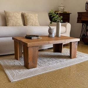 Table basse en bois massif recyclé faite main en Italie, table de salon rustique sur mesure pour intérieur campagne, vintage et cottage