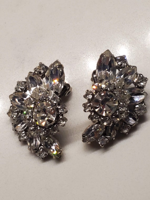 Stunning 1950s Weiss Faceted Rhinestone Crystal E… - image 1