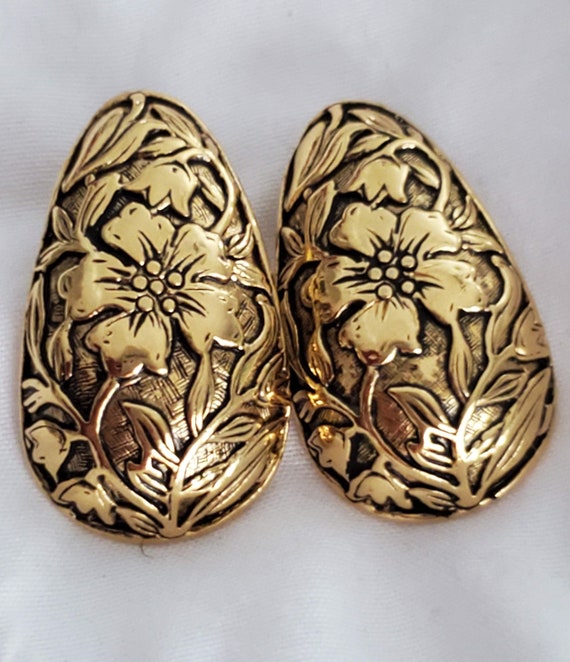 Vintage 1980s Floral Etched 1928 Earrings
