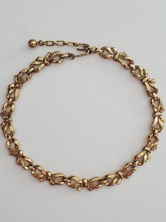 Vintage 1950s Trifari Goldtone Bow Chocker Necklac