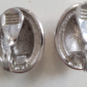 Vintage 1980s Monet Hammered Silver Oval Clip Earrings image 4