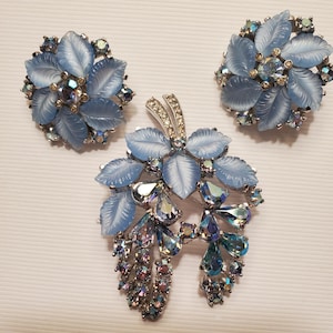Vintage Mazer Brothers Jomaz Signed  Blue Brooch/Pin And Earring Set