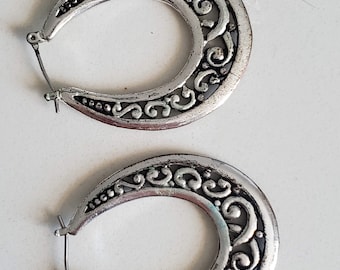 Vintage 1970s Silver Hoop Style Earrings