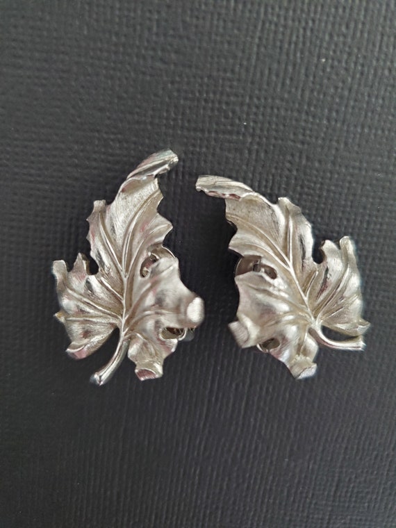 Vintage Trifari Silvertone Leaf Earrings