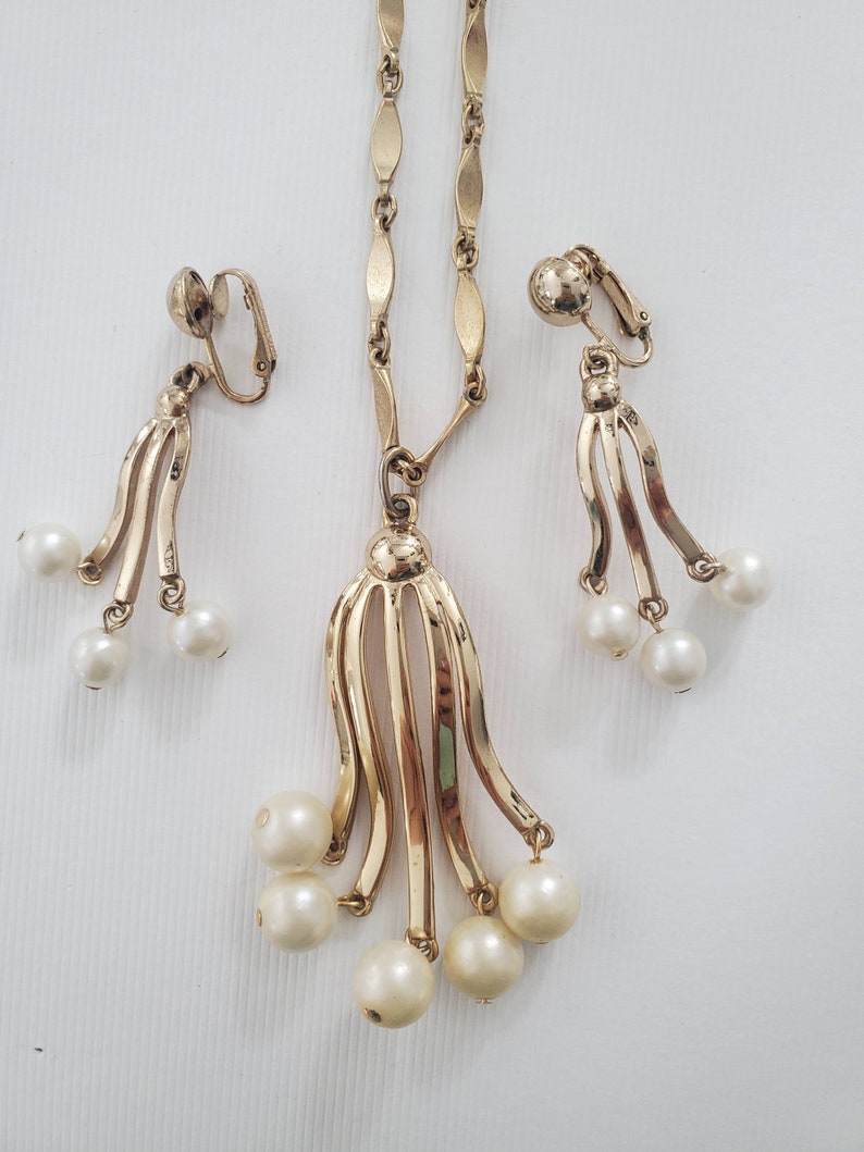 Vintage 1960s Signed Sarah Coventry Touch of Elegance MCM Gold & Pearl Necklace/Earring Set image 1