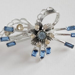Vintage 1940s Light Blue and Clear Rhinestone Crystal, Silvertone Flower Spray Pin/Brooch