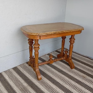 Antique wooden Victorian side table, coffee bench, turned wood auxiliary table, solid wood table, home decoration, living room furniture