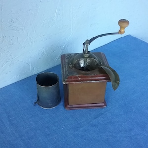 Eskilstuna Stålindustri metal vintage coffee grinder, rare coffee grinder with container for ground coffee, Swedish grinder