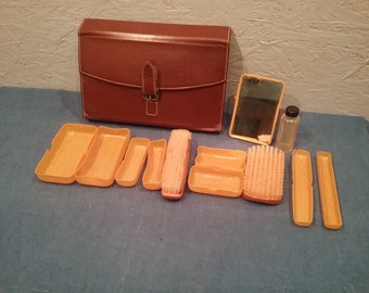 RUMPP vintage travel men's grooming and shaving cosmetic set, 1940s cosmetic set, cosmetic set in leather case