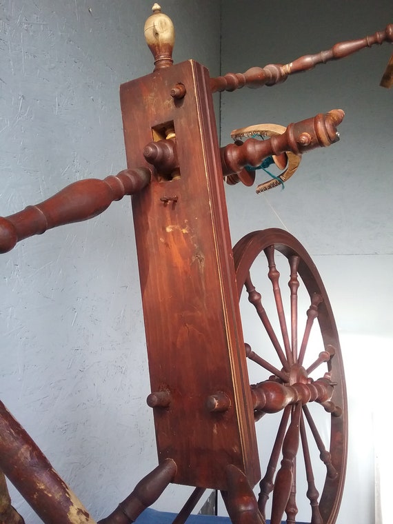 Ancienne Pièce De Rouet à Filer En Bois Fait Main – Art Populaire Primitif Suédois