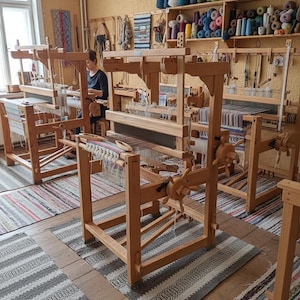 Szwedzki kompaktowy warsztat tkacki Glimåkra do domowego studia - szerokość tkania 56 centymetrów.