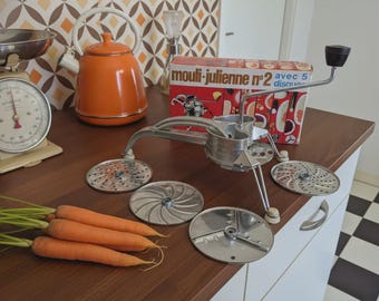 Vintage French fruit and vegetable grater Moulinex Mouli Julienne number 2 in original box.