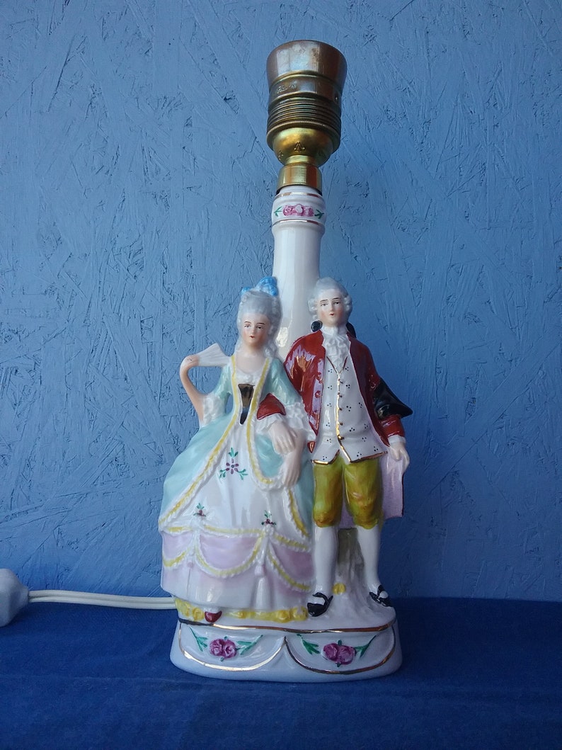 Sitzendorfer Porzellanmanufaktur Wilhelm Liebmann, Figurine Lamp