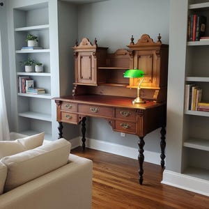 Antiek Zweeds bureau, bureau met opzetkast, vintage handgemaakte secretaire, grenenhouten meubel uit de jaren 1900.