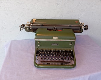 Vintage 1950s Halda Atvidabergs Typewriter - Swedish Green