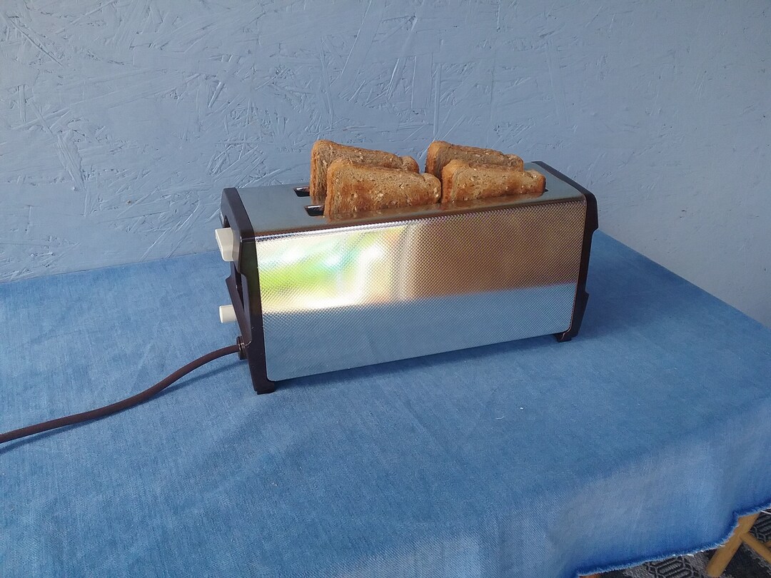 1970s Rowenta Automatic 4 Slice Toaster, Vintage Cult German Toaster, West Germany, Bread Slice
