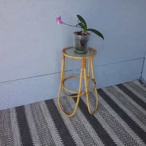Round rattan and glass flower stand, boho chic style pedestal, home decor, rattan side table, plant stand, vintage stool, housewarming gift