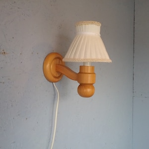 Solbackens Svarveri wall lamp in turned pine, Swedish wall lamp, Scandinavian modernist wall lamp, modern wall lamp, housewarming gift